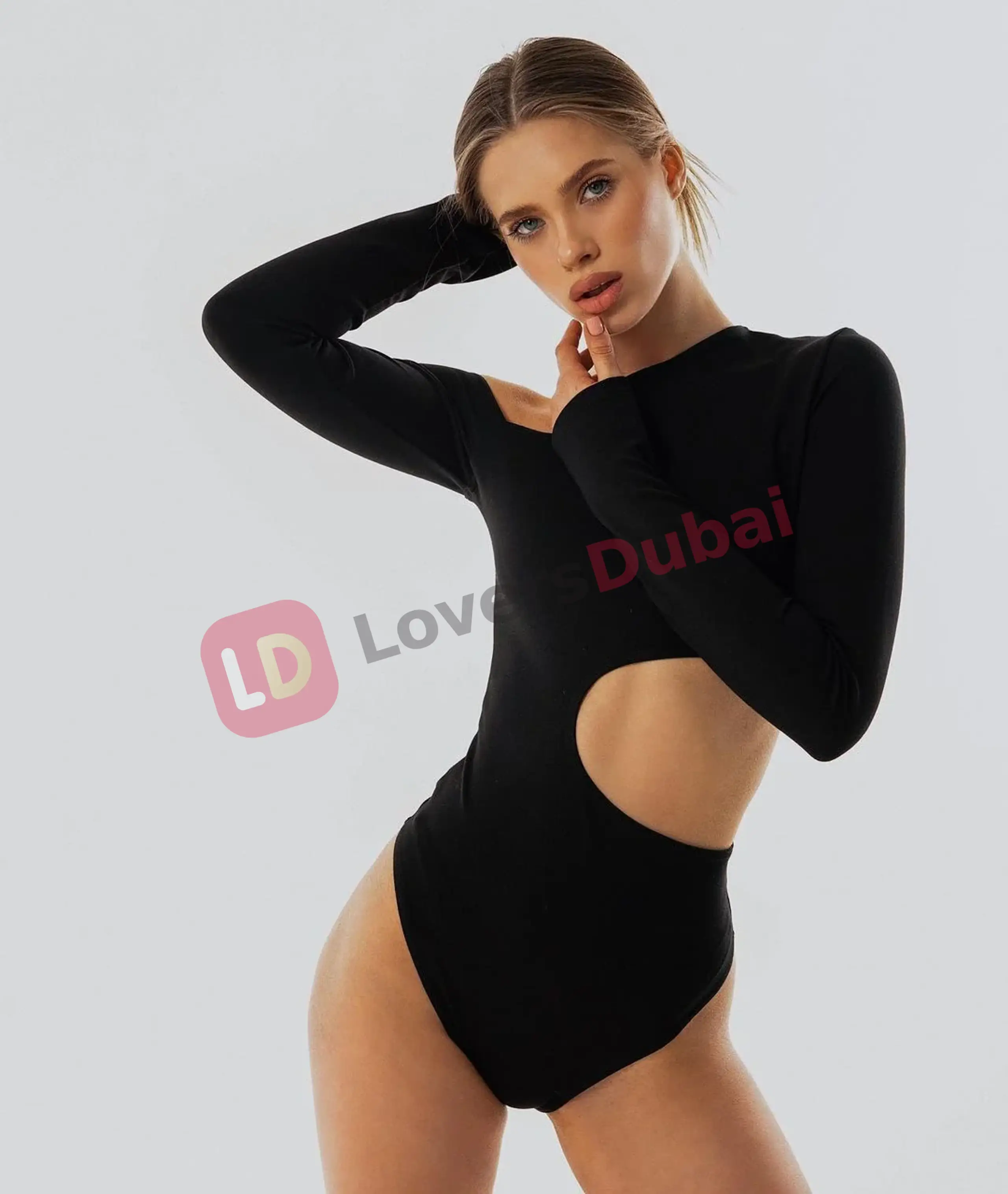 Profile of Marta in Abu Dhabi, photograph 1